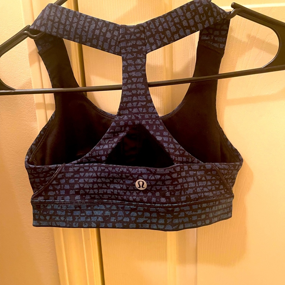 Lululemon size 2 sports bra NWOT